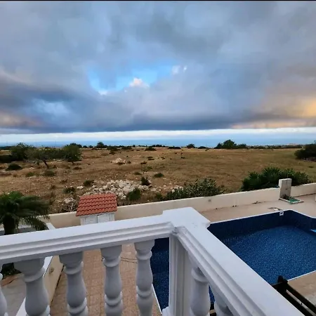 Amavi Villa *